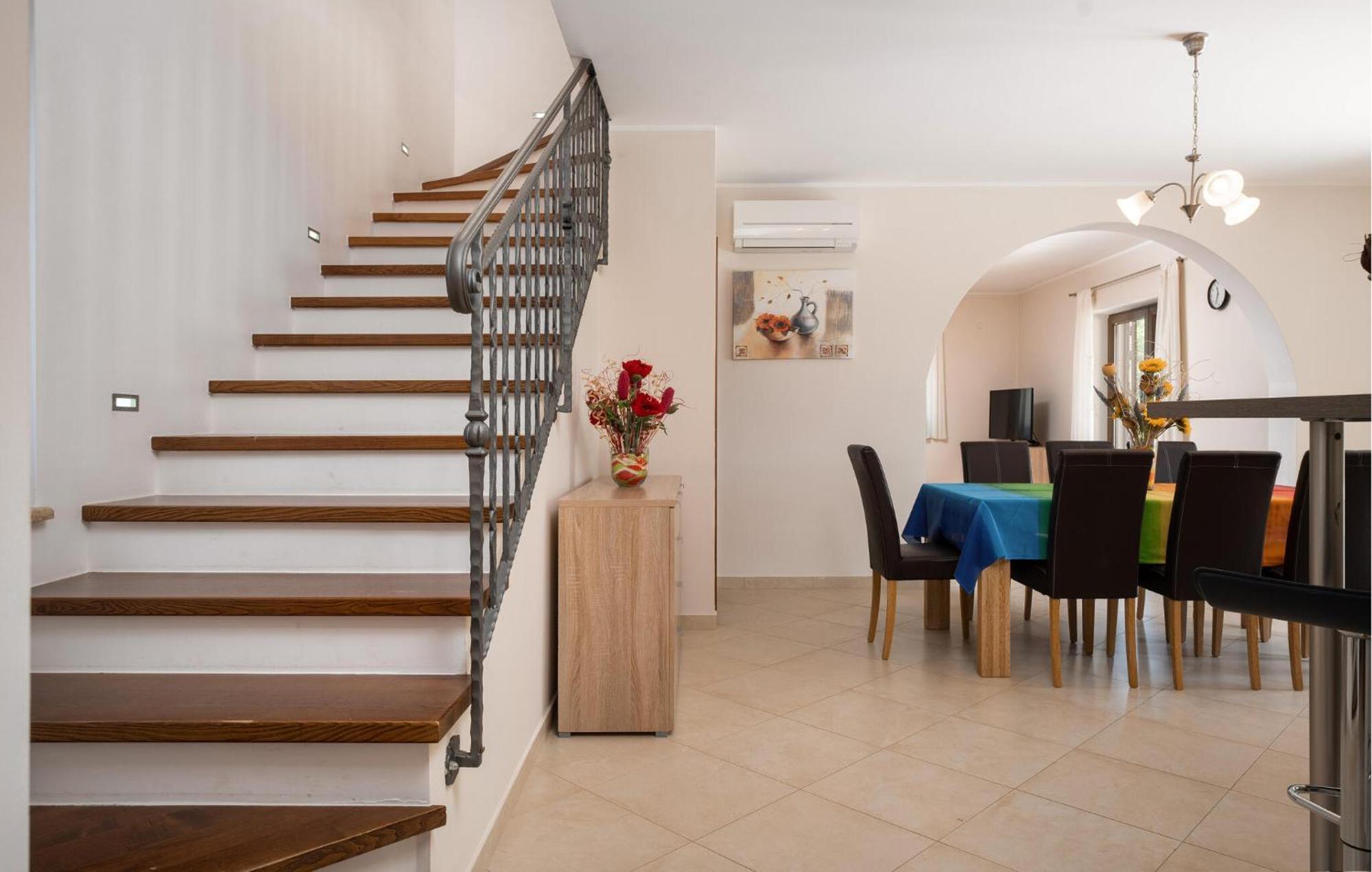 Genia Ii Holiday home *
